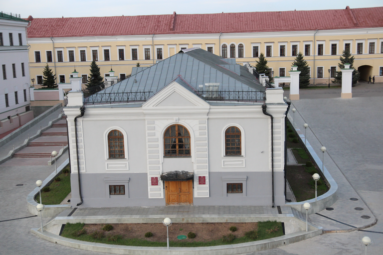 Футбольно-легкоатлетический манеж Центрального стадиона)